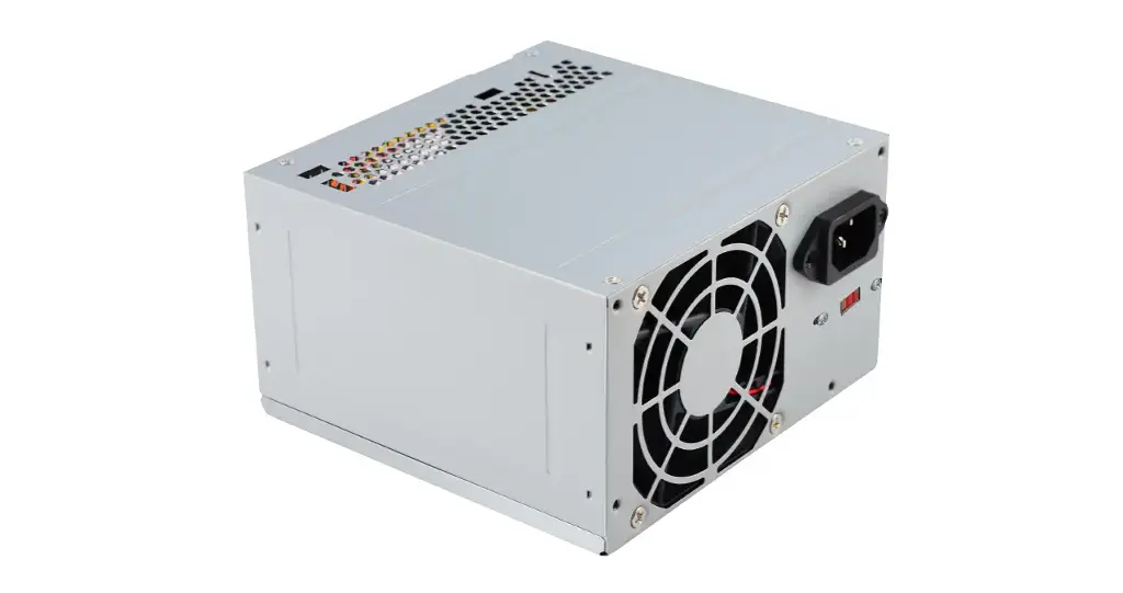 FUENTE DE PODER AVANTI SATA 600W ATX 24 PINES